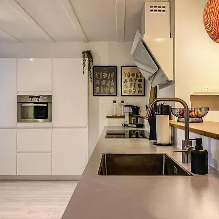 Charming House In Centre *